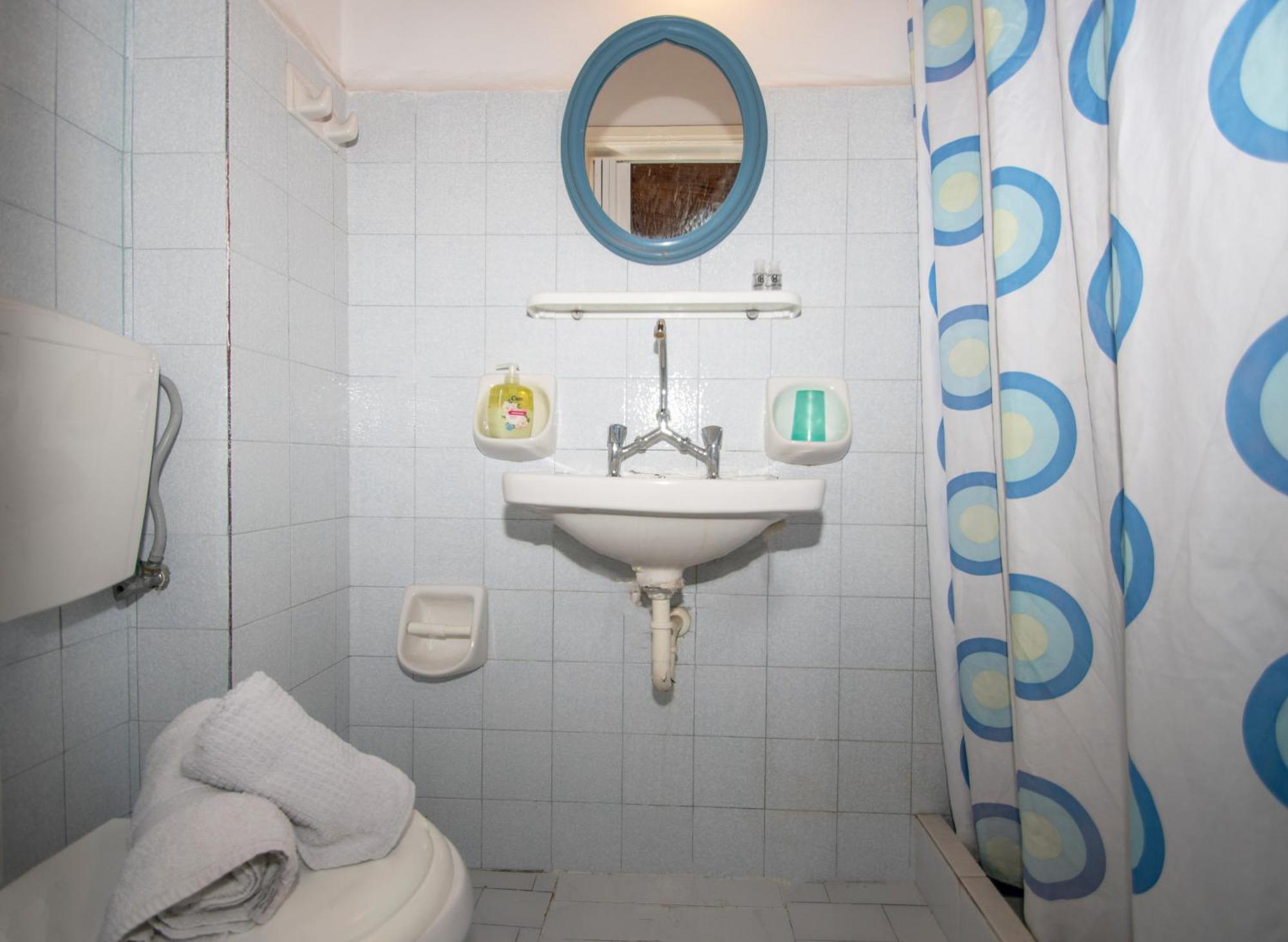 Dora Guest house *